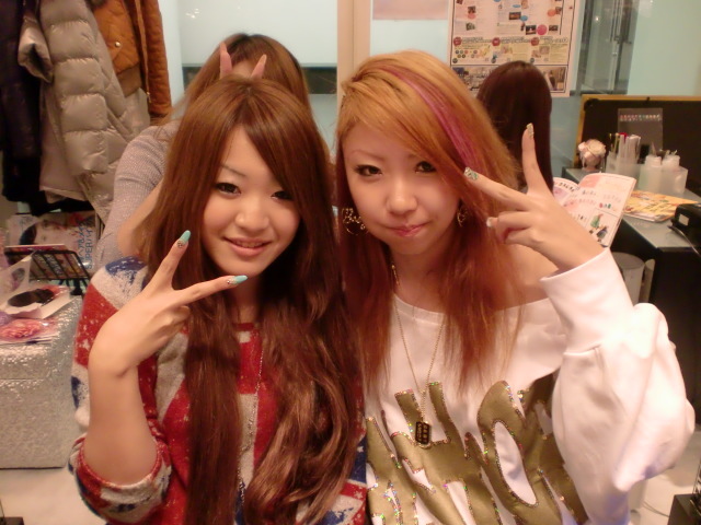 こんにちは★大人気のシャンティネイルです★