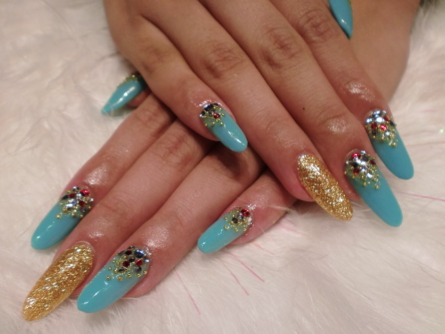 こんにちは★大人気のシャンティネイルです★