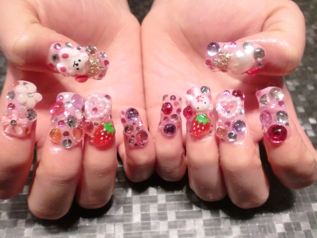 こんにちは★大人気のシャンティネイルです★