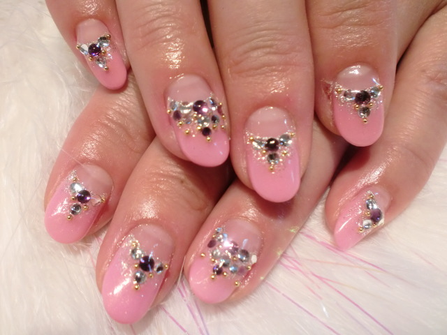 こんにちは★大人気のシャンティネイルです★