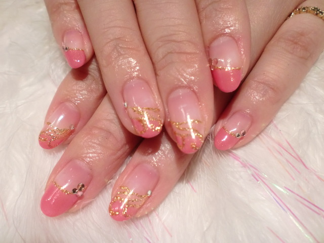 こんにちは★大人気のシャンティネイルです★