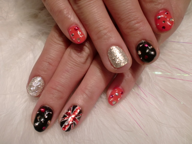 こんにちは★大人気のシャンティネイルです★