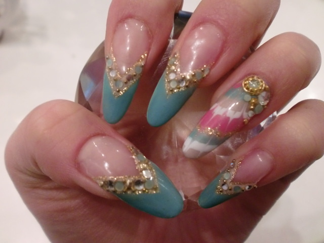 こんにちは★大人気のシャンティネイルです★