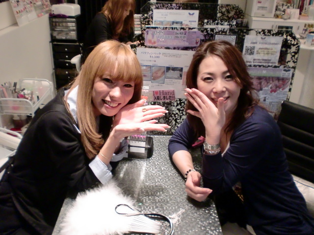 こんにちは★大人気のシャンティネイルです★