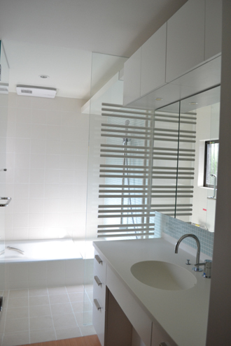 オーダーキッチンではじまるここちよい暮らし-パウダールーム