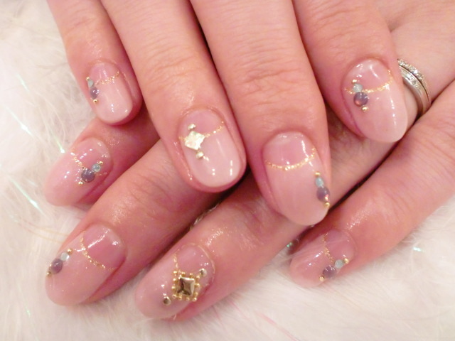 こんにちは★大人気のシャンティネイルです★