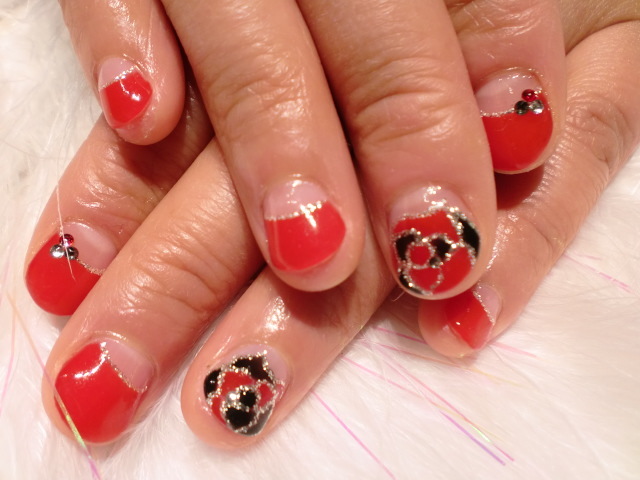 こんにちは★大人気のシャンティネイルです★