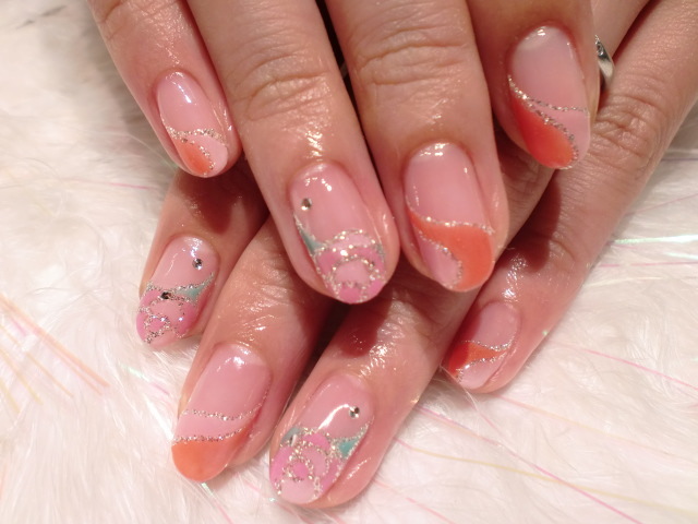 こんにちは★大人気のシャンティネイルです★