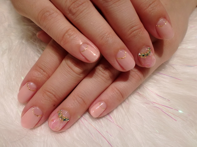 こんにちは★大人気のシャンティネイルです★