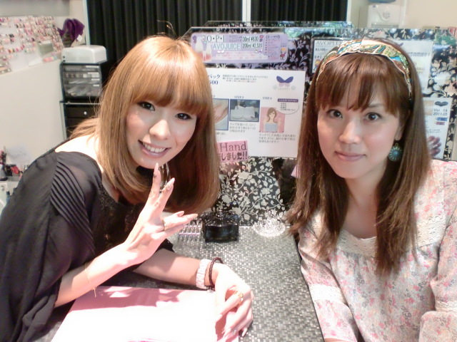 こんにちは★大人気のシャンティネイルです★