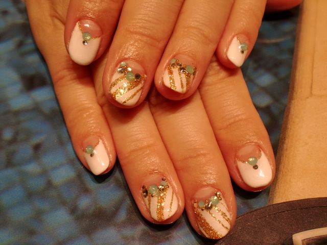 こんにちは★大人気のシャンティネイルです★