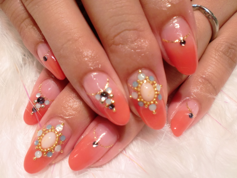 こんにちは★大人気のシャンティネイルです★