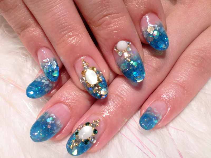 こんにちは★大人気のシャンティネイルです★