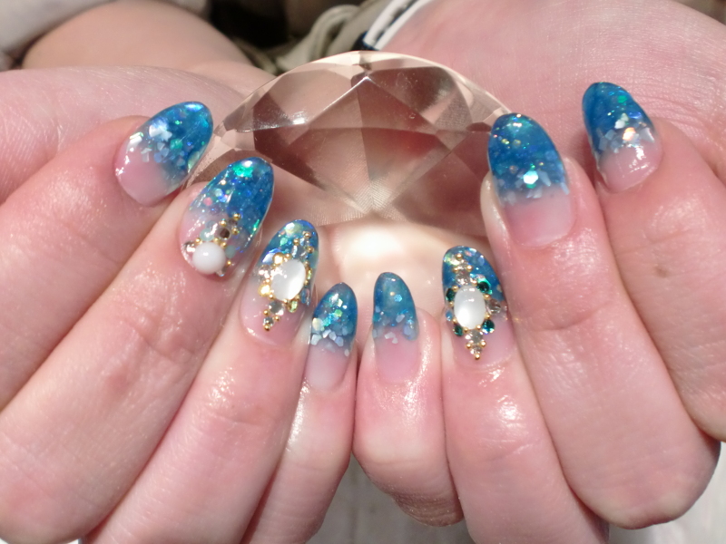 こんにちは★大人気のシャンティネイルです★