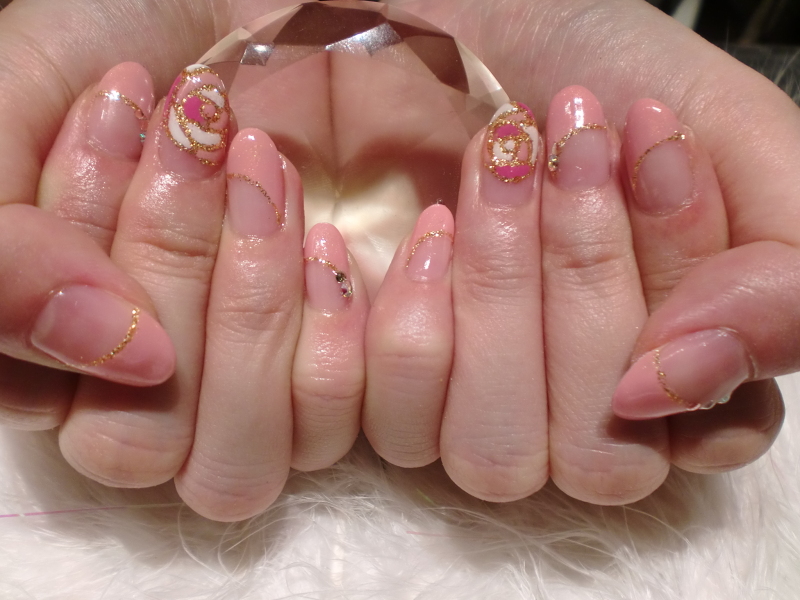 こんにちは★大人気のシャンティネイルです★