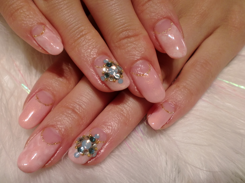 こんにちは★大人気のシャンティネイルです★