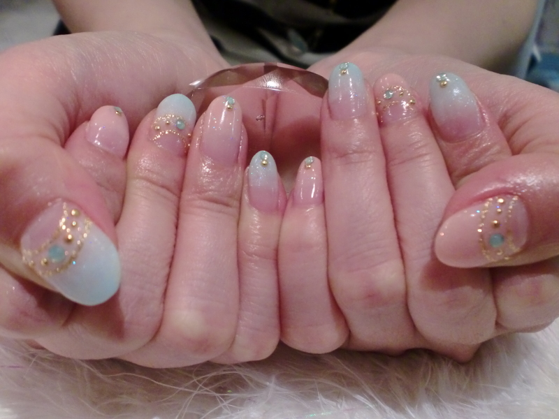 こんにちは★大人気のシャンティネイルです★