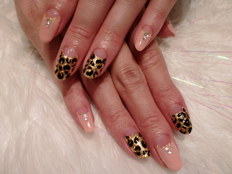 こんにちは★大人気のシャンティネイルです★