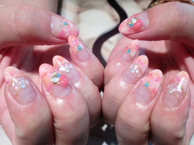 こんにちは★大人気のシャンティネイルです★