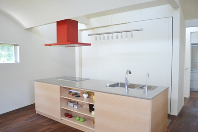 アクセントカラーは赤!