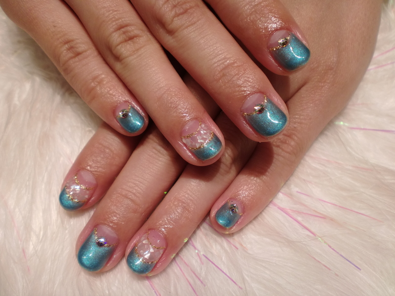 こんにちは★大人気のシャンティネイルです★