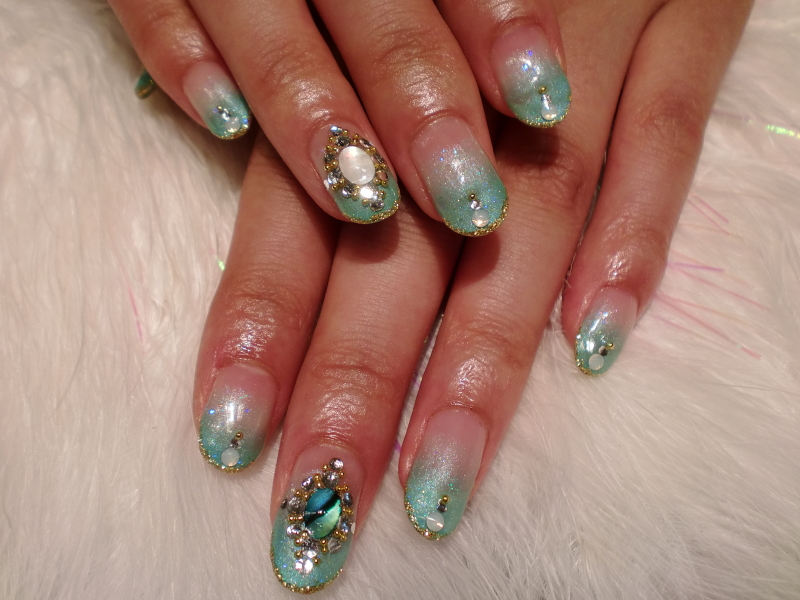 こんにちは★大人気のシャンティネイルです★