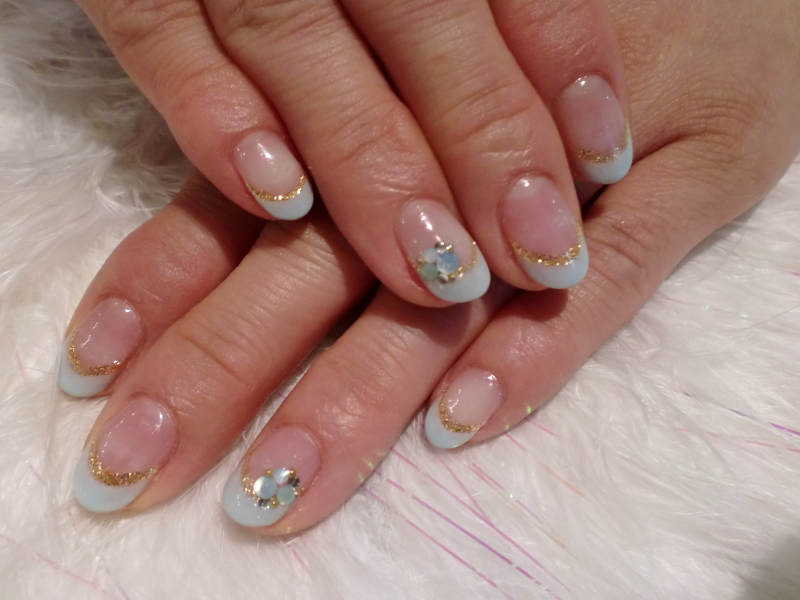 こんにちは★大人気のシャンティネイルです★