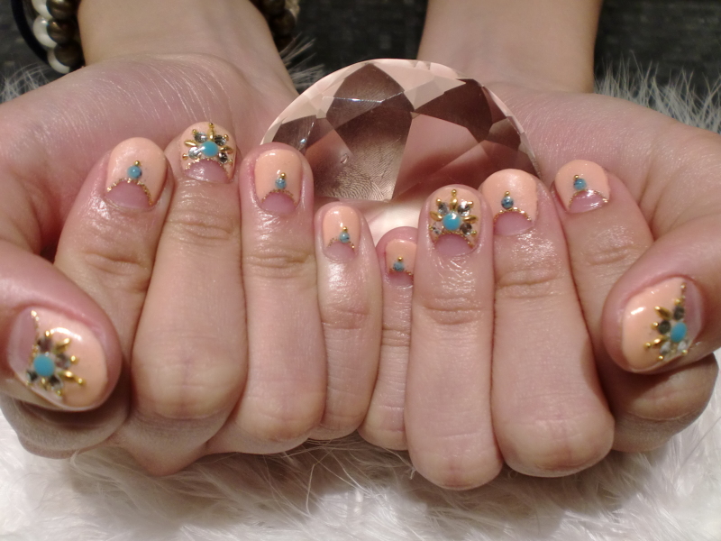 こんにちは★大人気のシャンティネイルです★