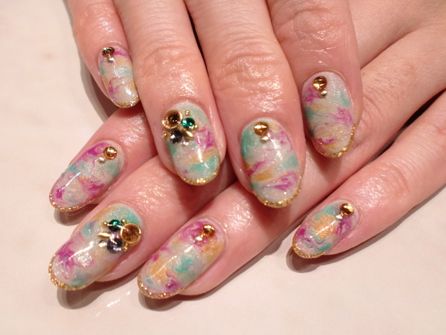 こんにちは★大人気のシャンティネイルです★