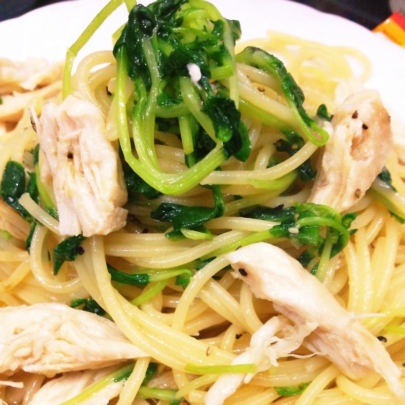 鶏肉と豆苗の柚子胡椒パスタ