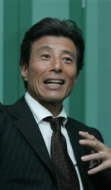 自動車・バイク専門情報サイト『クルマ・バイクのアドバイザーPRO』のブログ-俳優の館ひろしさんが中央道で事故