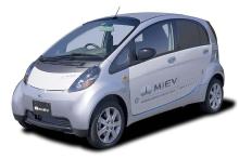 環境省、電気自動車アイミーブを試験的に導入