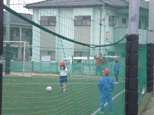 今年も元気な子供達の笑顔は走る