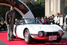 唐沢寿明が 2000GT で100台を牽引