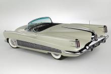 GM、歴代の名車たちを一斉公開