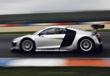 『アウディR8レースバージョン』世界初公開